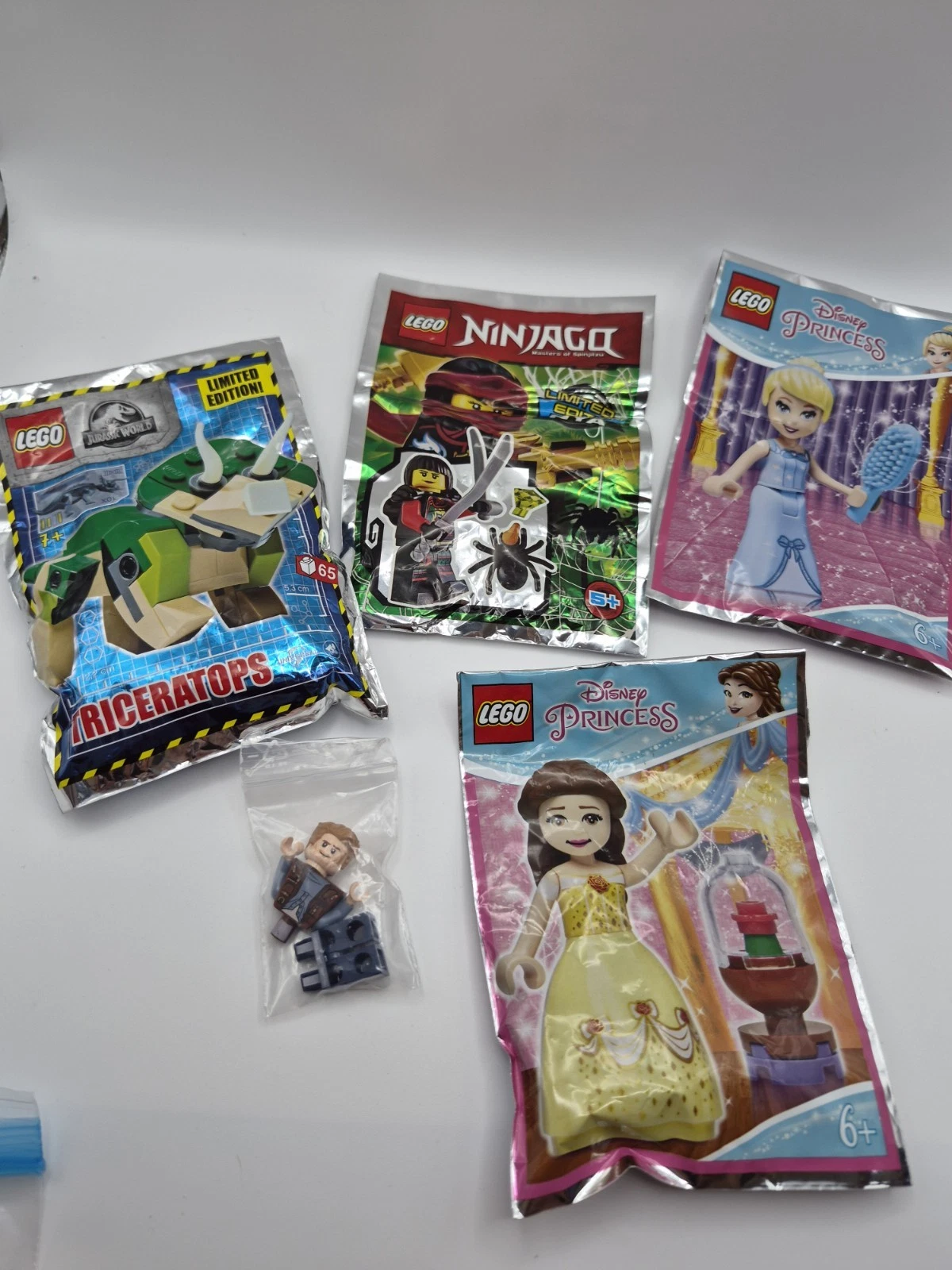LEGO 3 Minifigure Foil SEALED NEW + 1 Figure Ninjago Triceratops Disney Princess