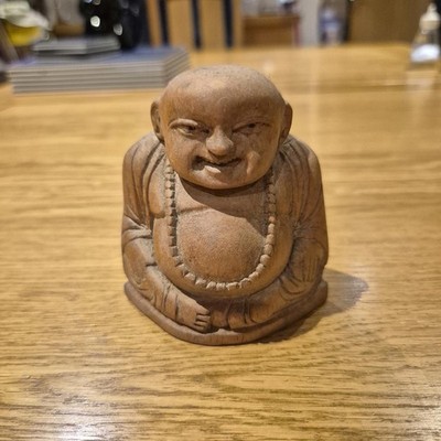 Wunderschön von Hand geschnitzter Glücksbuddha oder Budai