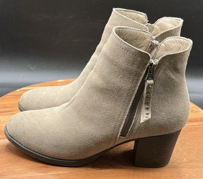 Women Skechers Taxi  Accolade Suede Leather Heeled Ankle Boot,Mushroom, 9M Zip