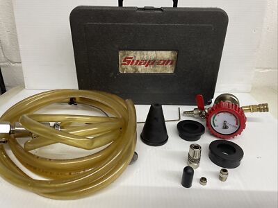 Snap-On RADKITPLUSA Cooling System Vacuum/Filler With Case - Pre Owned