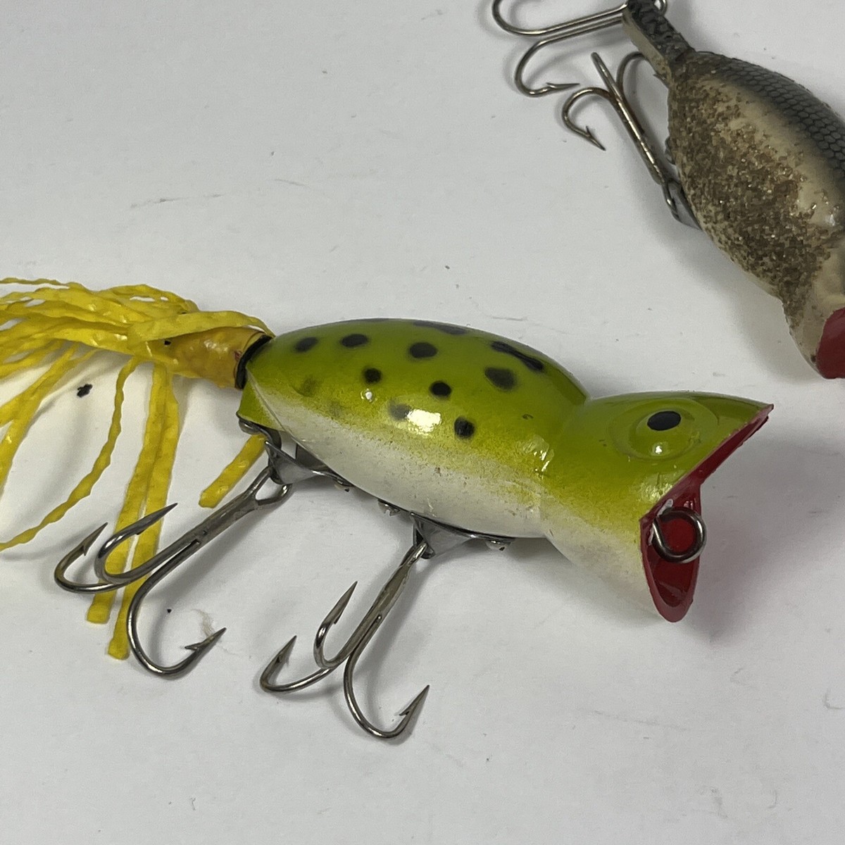 bass fishing frog lures japanese Two Vintage Japanese Popper Bass Topwater hula popper green Frogs Floater  T1
