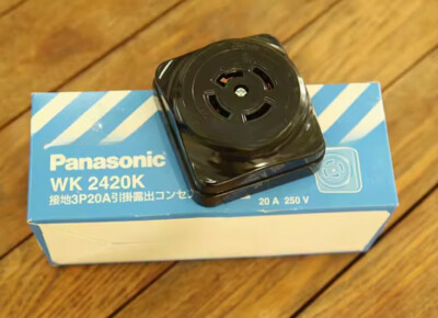 1PCS NEW FIT FOR Industrial socket WK2420K