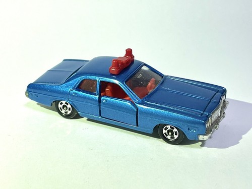 CUSTOM MADE METALLIC BLAU Vintage Tomica 1976 Dodge Coronet Custom Polizeiauto