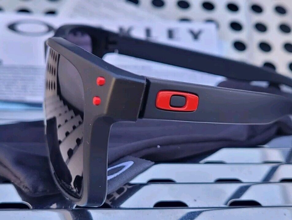 New Oakley HOLBROOK 9102-U255 Sunglasses Matte Black w New Oakley HOLBROOK 9102-U255 Sunglasses Matte Black w