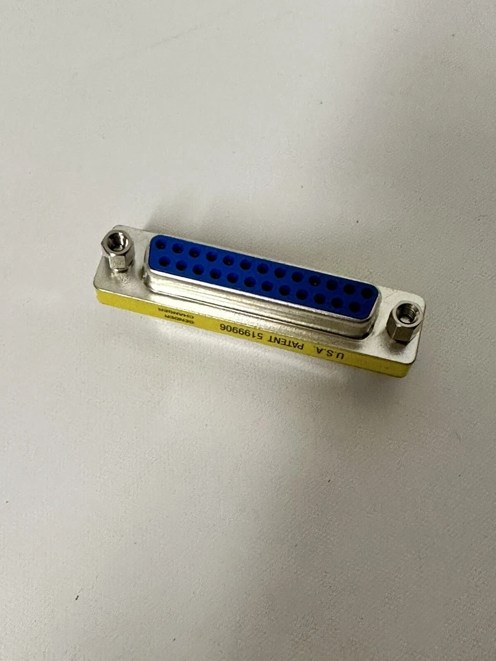 Pack of 5 CablesToGo DB25 25 Pin Mini Gender Changer F/F D-Sub Adapter Couplers - Image 3 of 4