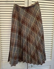 ILGWU Ladies Brown Plaid Pleated Wool Skirt, Six 10