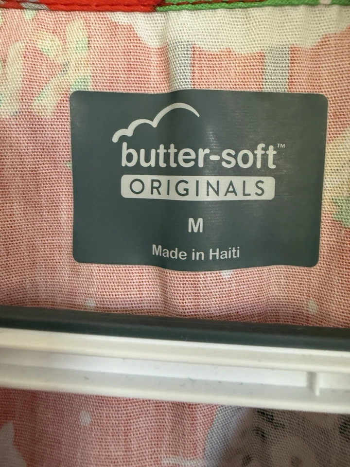 Butter Soft Women's M Scrub Top NWT Short Sleeve Holiday Print Christmas - Image 4 of 4