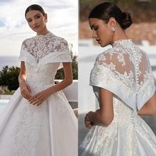 Fashion Wedding Dresses High Collar Sleeveless Applique Lace Backless BridalGown