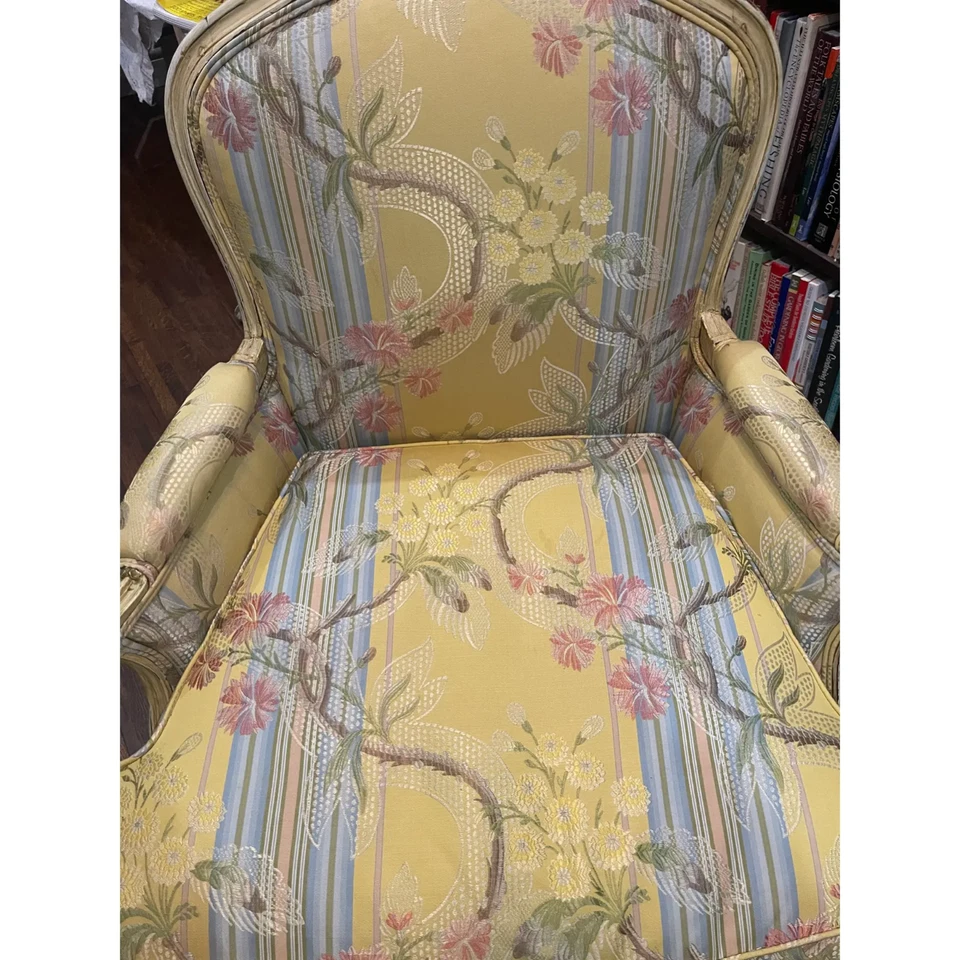 19th Century French Louis XV Bergere Arm Chair in a Fine Floral Upholstery - Image 3 of 4