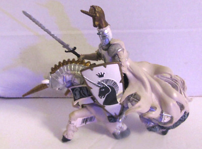 2007 Papo White Knight On Bucking Unicorn Medivel Sword And Shield NWT