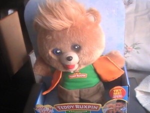 Teddy Ruxpin Hug 'N Sing Adventure Let's Sail Away Talking Singing NIB