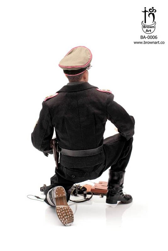 Brown Art WWII German Panzer Commander Black Deluxe Action Figure