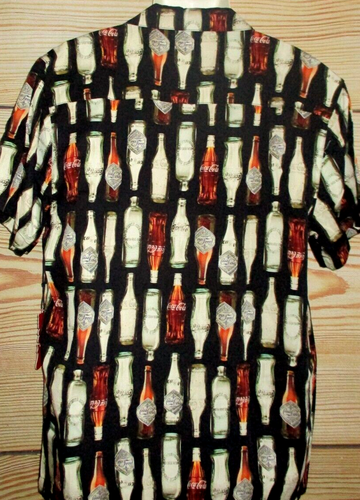 CAMISA NEGRA HOMBRE COCA COLA X FOREVER 21 BOTELLAS TALLA M - Imagen 2 de 3