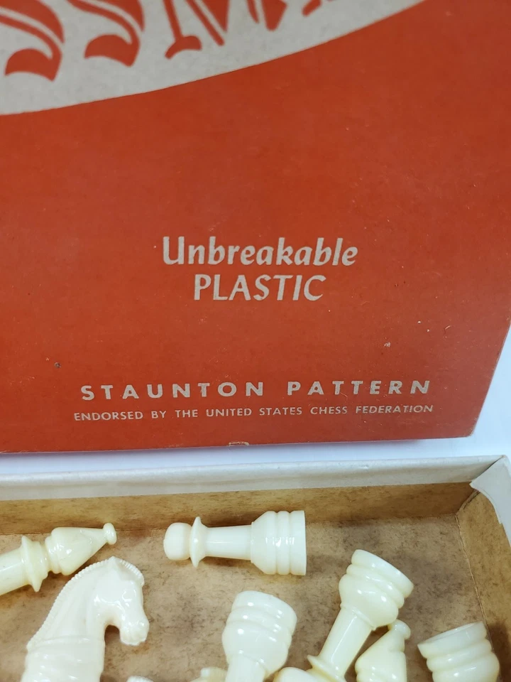 Vintage E.S. Patrón Staunton de ajedrez de plástico Lowe Tournament #807 rojo/blanco/bl Foto 2 de 4