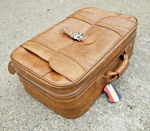 Vintage 1975 American Tourister Brown Leather Carry On Duffle Bag w/ Keys NICE! - Picture 2 of 12