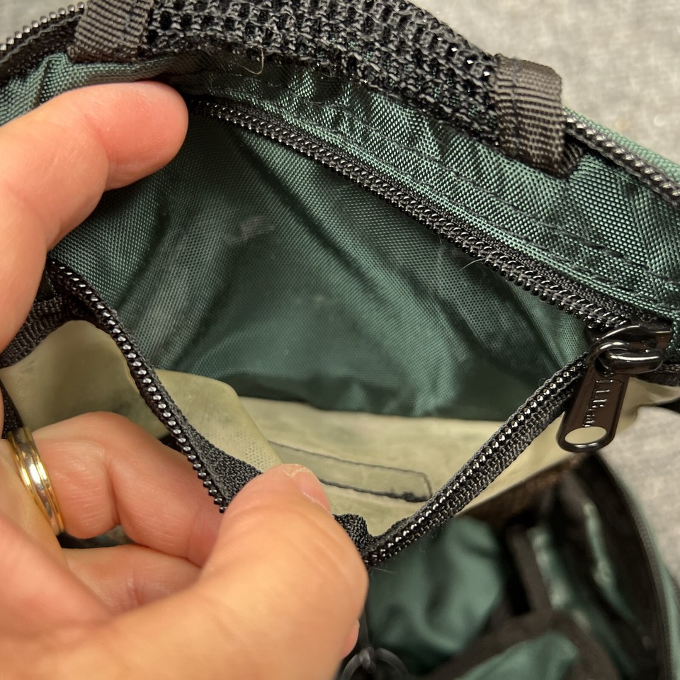 L.L. Bean Hanging Toiletry Travel Bag Green Multiple Pockets Zippered