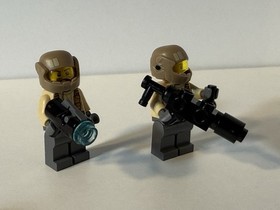 (2) LEGO Resistance Trooper Minifigure Star Wars Episode 7 75131 sw0698