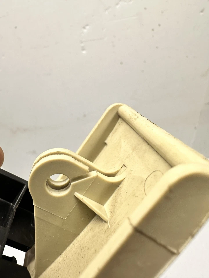 07-14 Cadillac Escalade  GMC Emergency Parking Brake Release Handle Lever S7 - Image 2 of 4