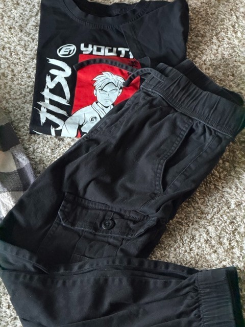 kids clothes for boys size 7-8 used 5 unite  thumbnail 3