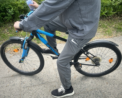 BTWIN Rockrider 500 Mountainbike 24 Zoll blau schwarz für Kinder