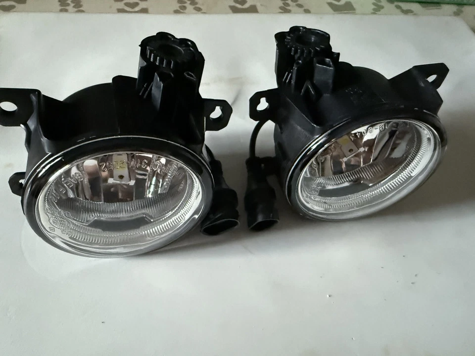 Honda Civic Hatchback Sport 2021 Front Fog Light Assembly Left and Right Side - Image 2 of 4
