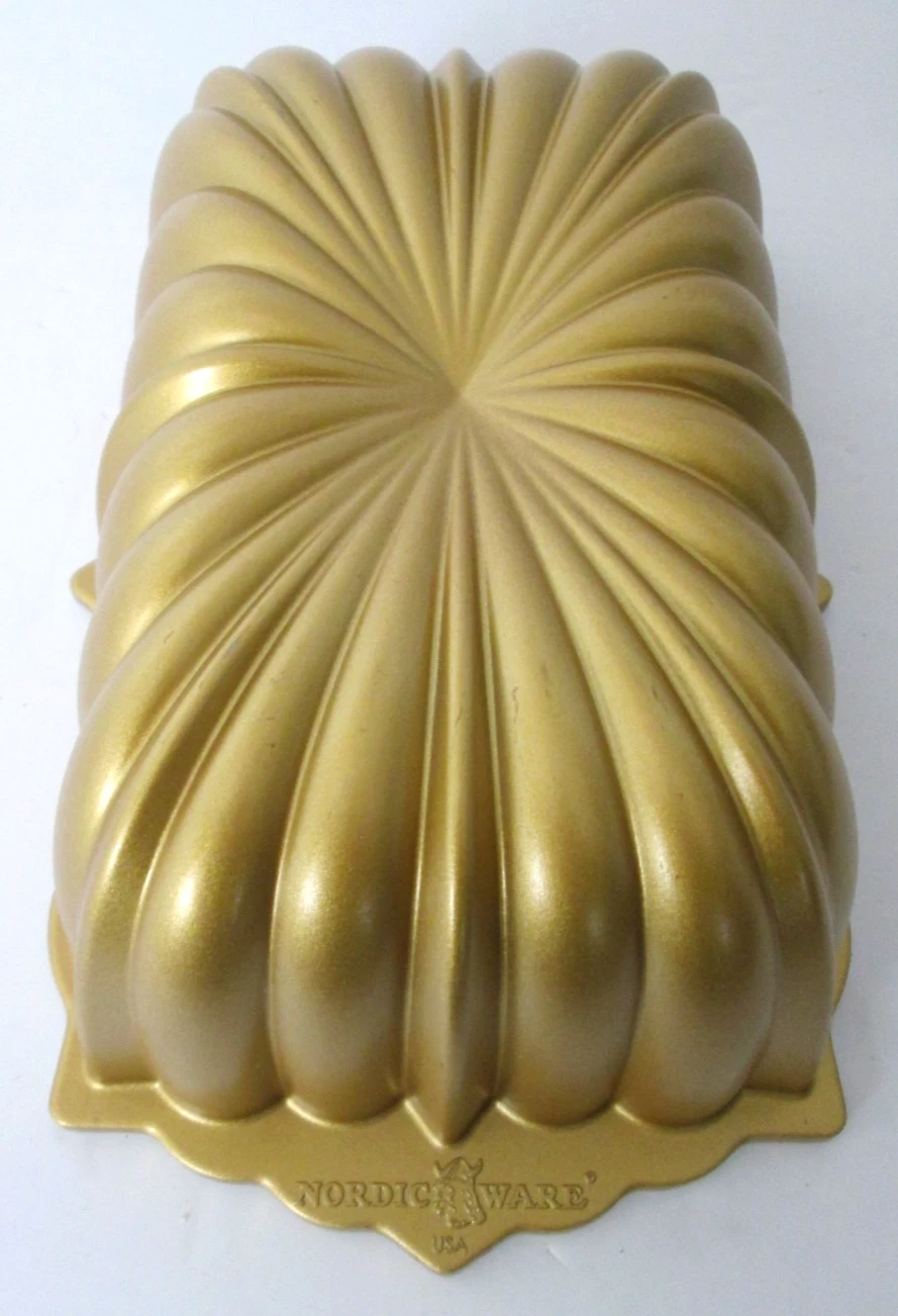 Nordic Ware Classic Fluted Loaf Pan 6 Cups 1.4L Cast Aluminum Gold 10” X 5.5”