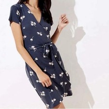 Women’s LOFT Cherry Print Short Sleeve V-Neck Wrap Dress, Gray.  Size 6.