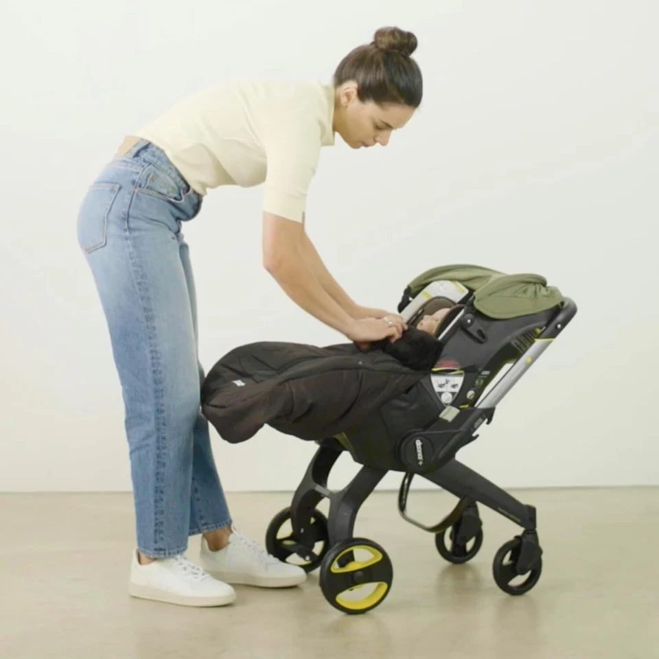 Funda de cochecito de invierno negra ajustable para clima frío - Cierre a presión fácil Foto 3 de 4