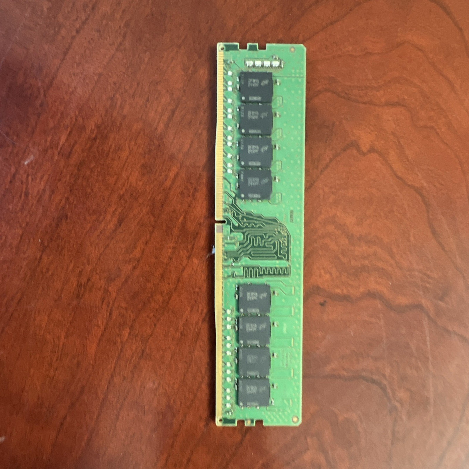 как выглядит Micron 32GB DDR4 PC4-3200AA DIMM ECC Registered RAM MTA16ATF4G64AZ-3G2B1 фото