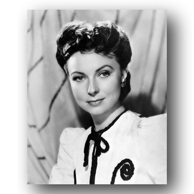 Agnes Moorehead Photo 8x10 Portrait Close Up Actress Headshot