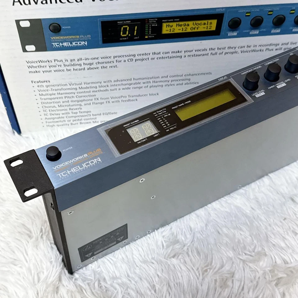 TC-Helicon VoiceWorks Plus Vocal Effects Processor FW1.21 Film on LCD - Image 2 of 4