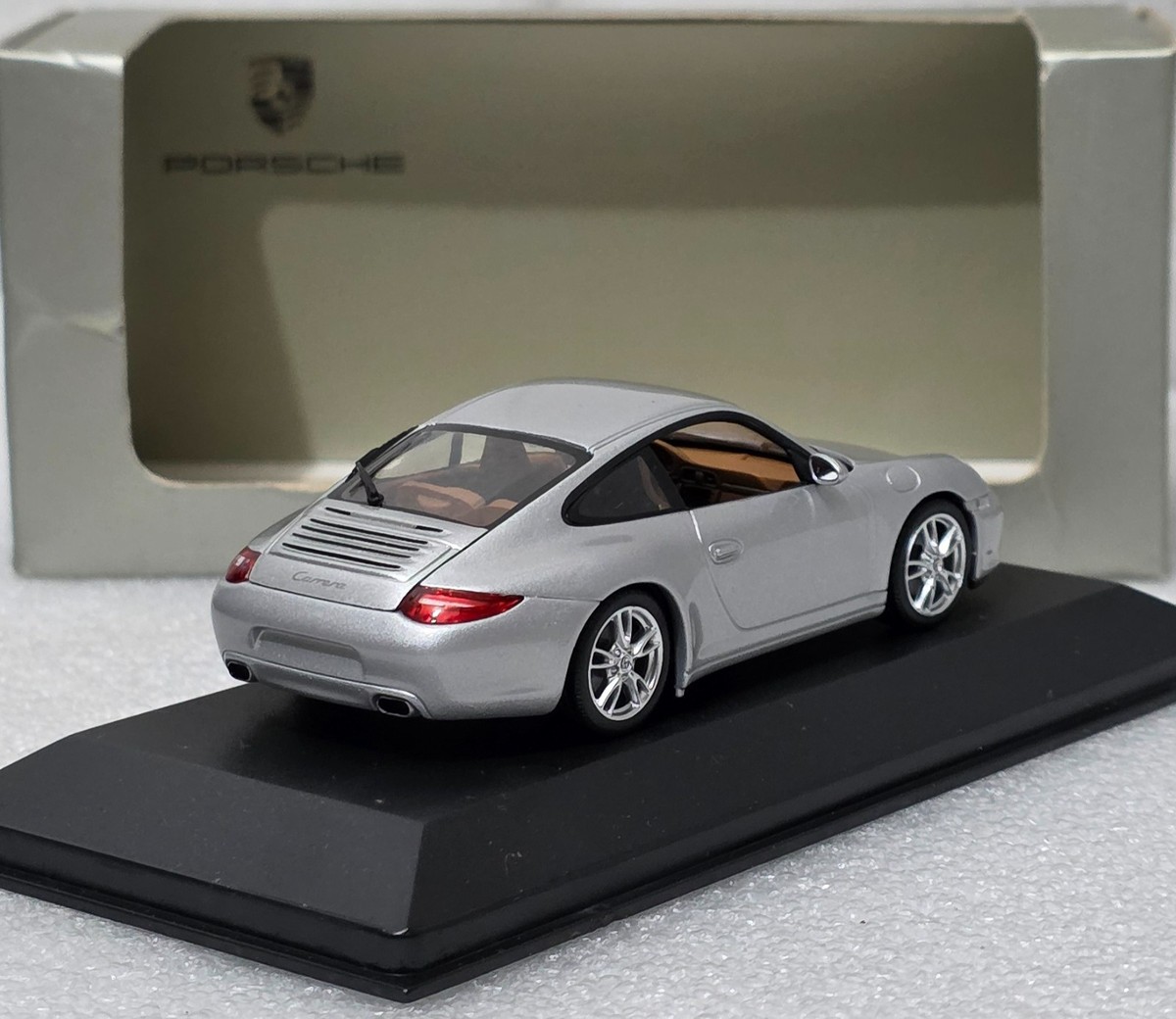 Porsche 911 (997.2) Carrera 2009 Artic Silver 1:43 Minichamps WAP
