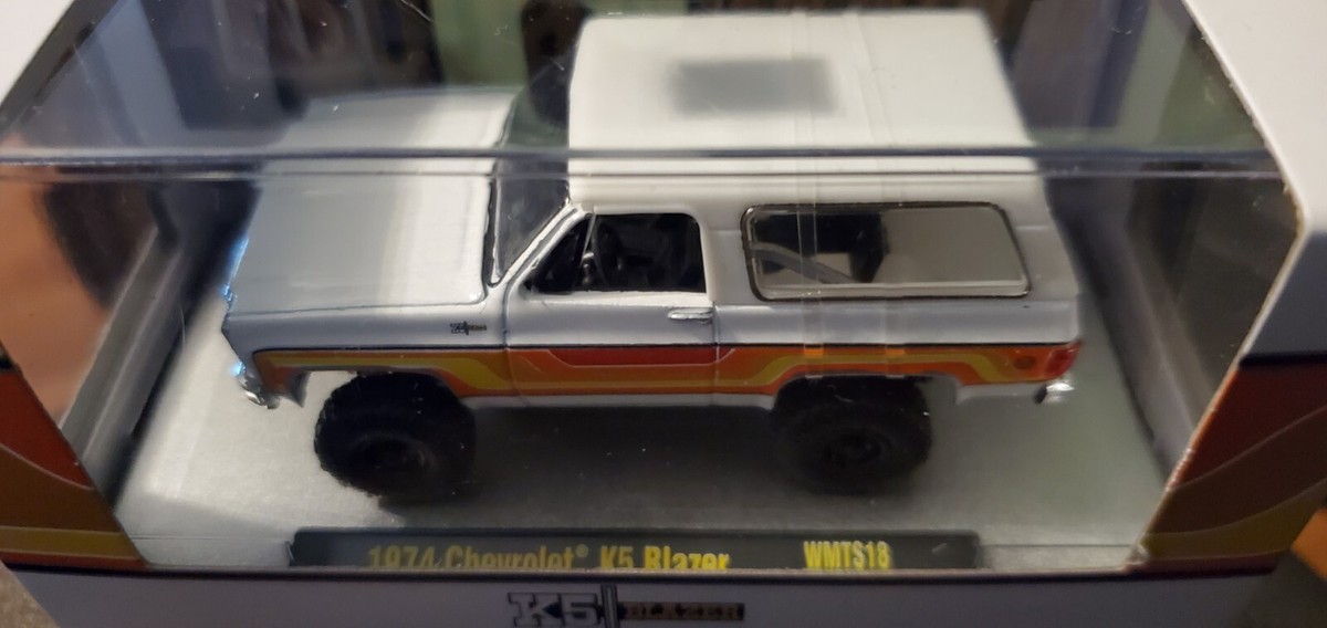 M2 1974 Chevrolet K5 Blazer ミニカー 2024 M2 Machines WMTS18 Squarebody Syndicate 1974 Chevrolet