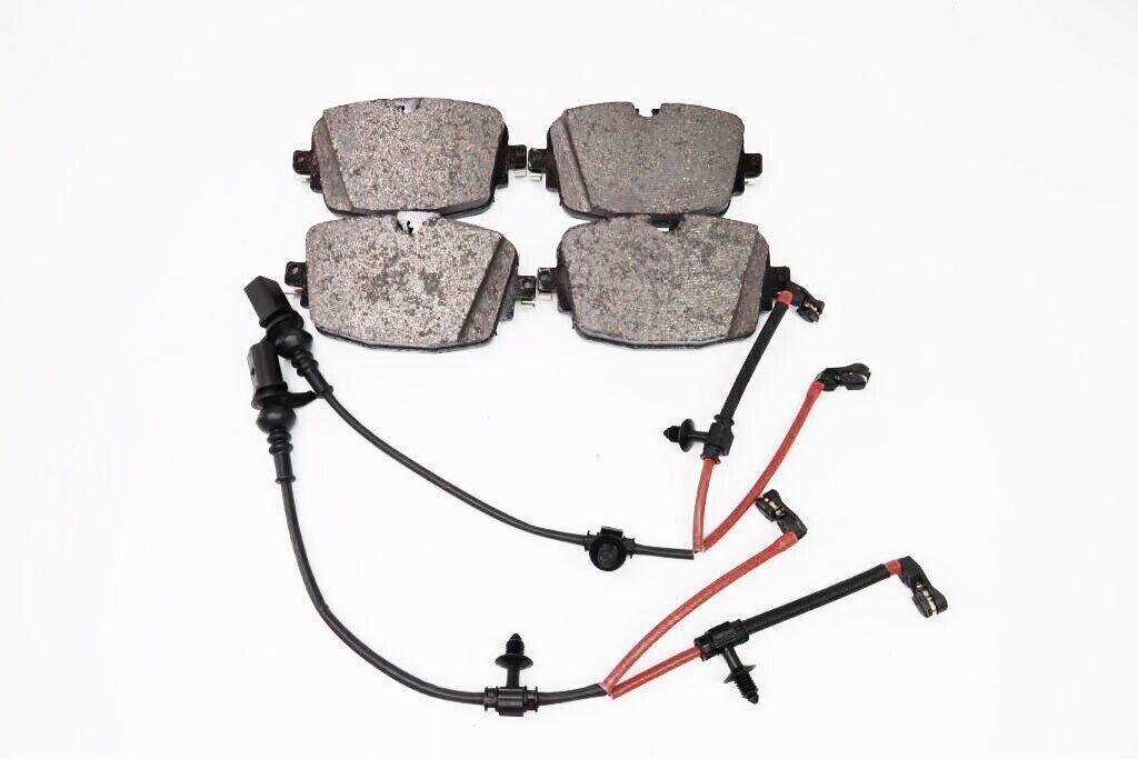 OE＃4M0698451AA Rear Brake Pads W/Sensor for 2017-2020 Bentley Bentayga 4.0L/6.0L