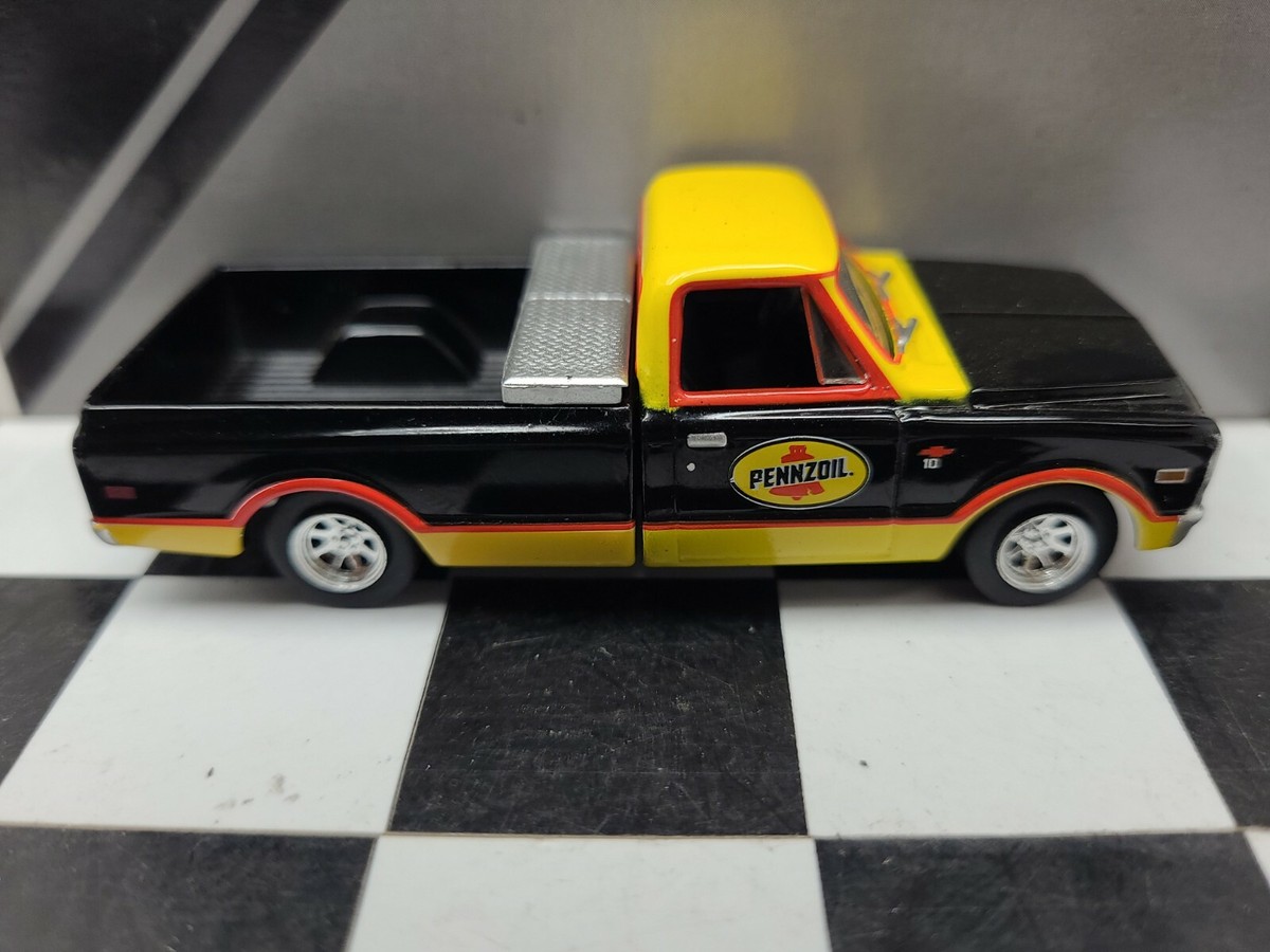 Greenlight 1/64 1968 Chevrolet C-10 truck Chevy c20 72 4x4