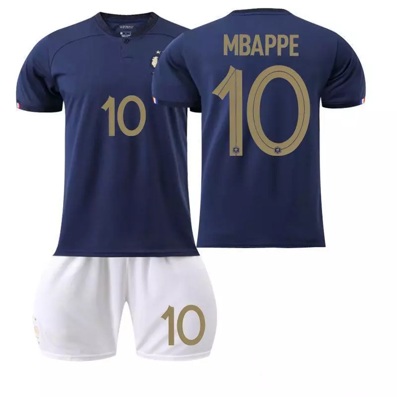 Equipe de FRANCE de football Maillot Short Enfant FFF - Kylian Mbappé -  Collection Officielle 4 Ans : : Sports et Loisirs