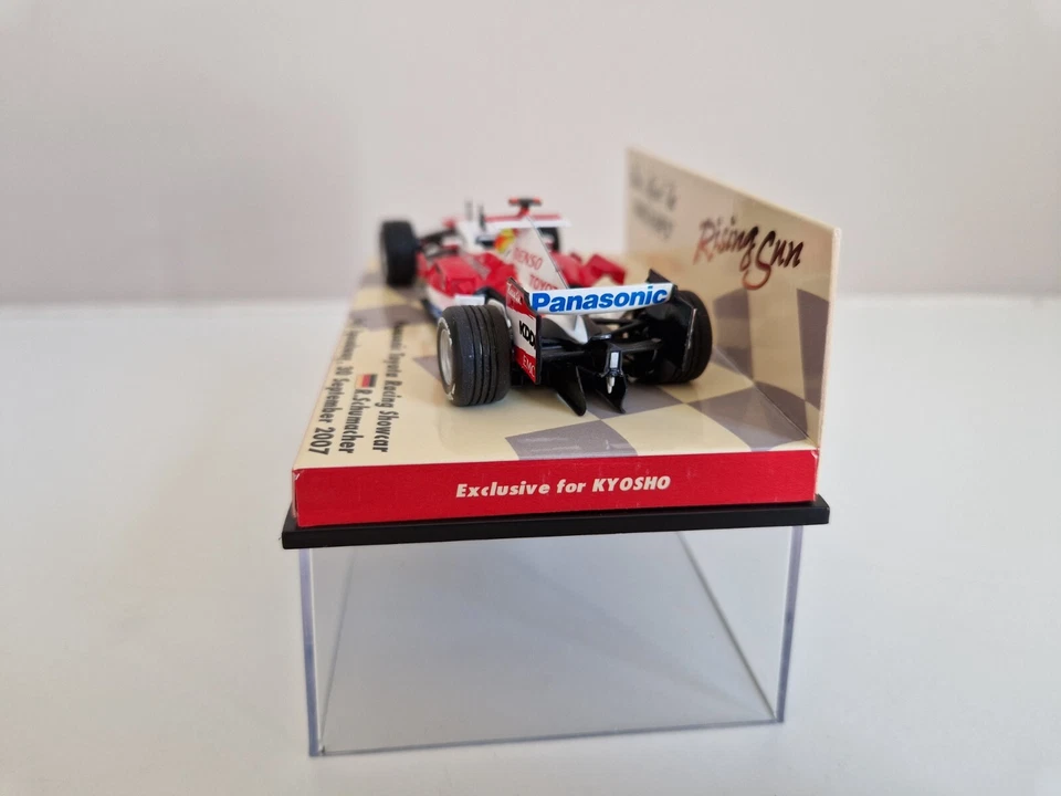 Minichamps 1/43 Toyota TF106 R. Schumacher - Fuji Showcar 2007 - 403070081 Foto 4 de 4