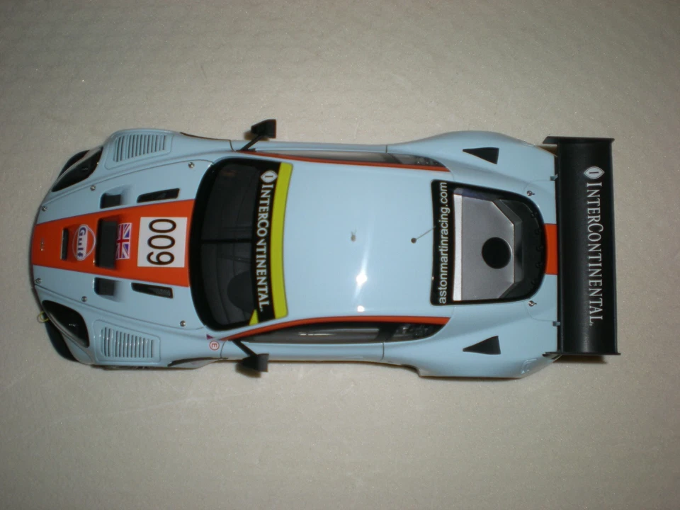 AUTOART.1.18 ASTON MARTIN RACING DBR9 GULF - Immagine 3 di 4