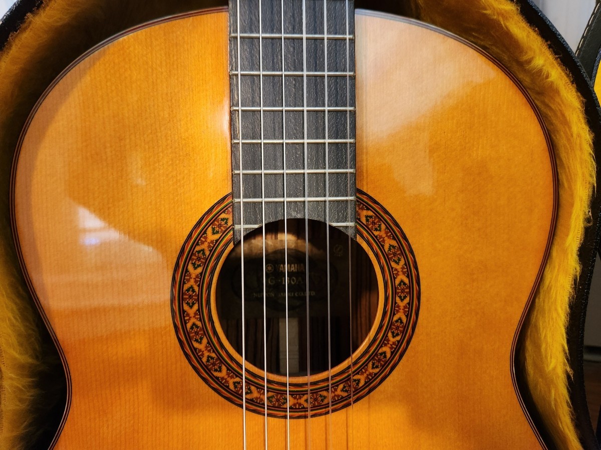 Vintage Yamaha G-130A Classical Guitar Glossy 1970s + Case + extra 
