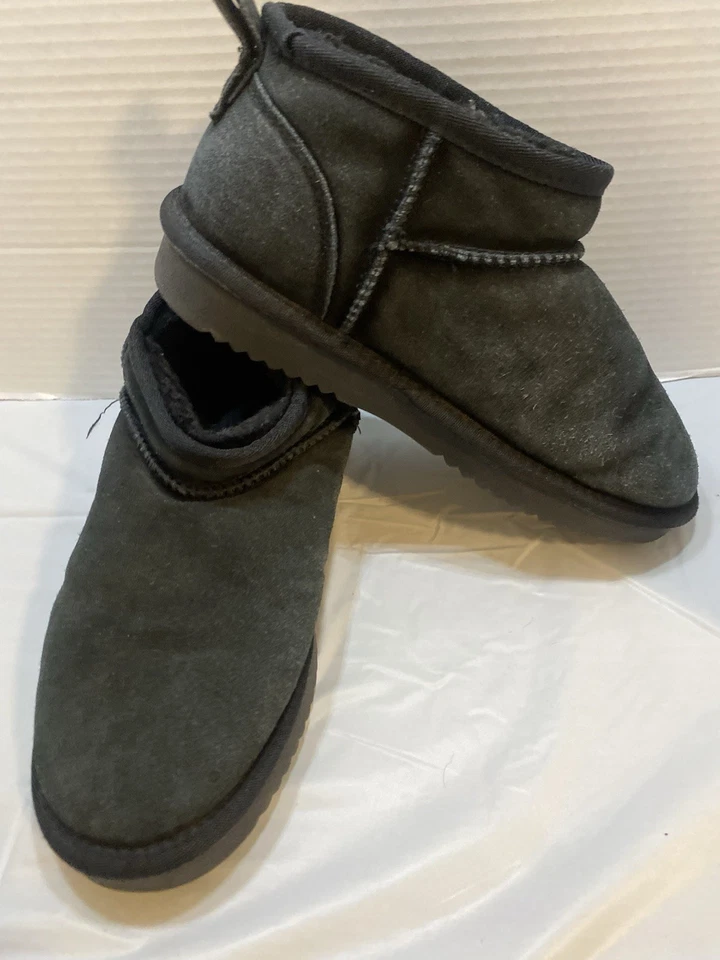 DREAM PAIRS Women's Winter Slip-On Ankle Booties - Image 4 of 4