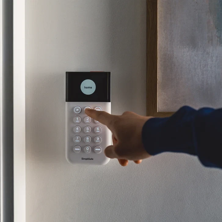 (BRAND NEW) 13-Piece SimpliSafe Security System with 2 Outdoor Camera Series 2 - Image 3 of 4