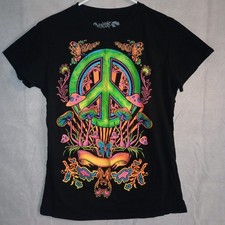 T-shirt black teenager size medium peace signs mushrooms glows in the black lite