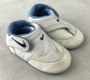 nike play baby shoes