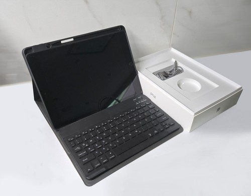 Apple iPad 9 Generation (2021), A2602, 64 GB, Wi-Fi, Silber, 10,2 Zoll, in OVP - Bild 2 von 6