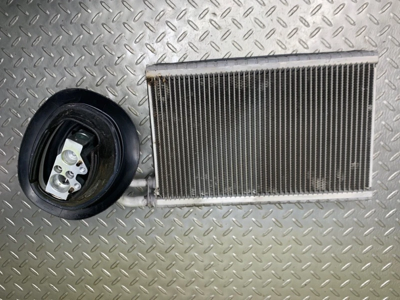 16 17 18 19 20 Porsche Panamera 4 Air conditioning evaporator OEM  