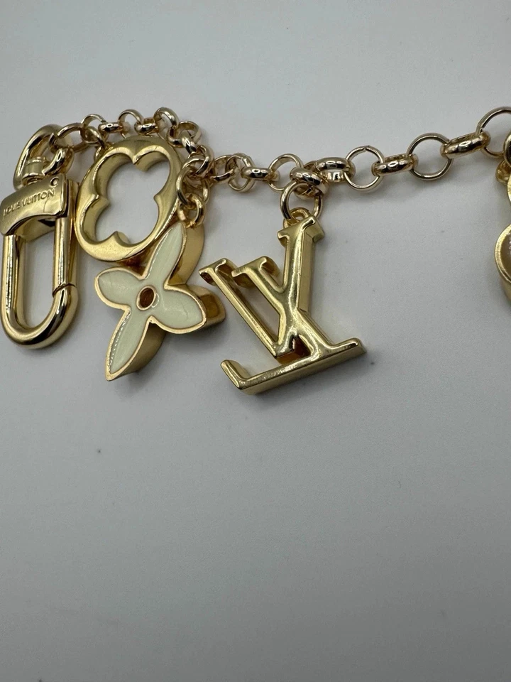 Louis Vuitton LV Fleur de Monogram Beige/Cian Llavero Bolso Dije Sin Caja Foto 3 de 3