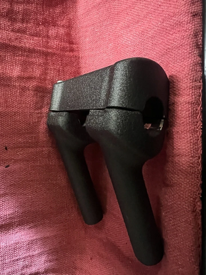 Risers e braçadeira M8 FXLRST. OEM decolagem rugas preto excelente estado - Imagem 3 de 4