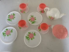 Vintage - 14-PC Children's Plastic Toy Dish Set - White with Pink Roses