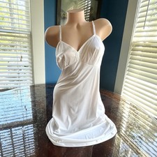 VTG 70s Full Dress Slip VANITY FAIR White Nylon Sleek Minimalist Size 36 NWT