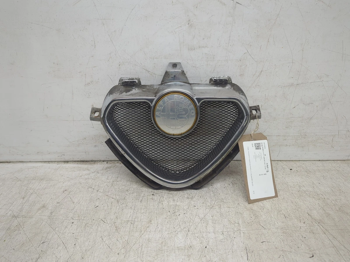 Grille de calandre Alfa Romeo GTV 116 à un bon prix de